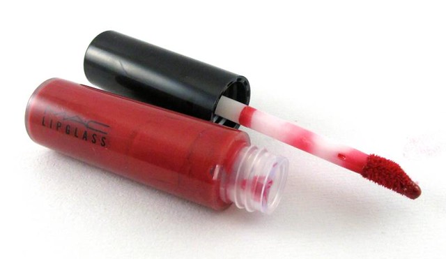 MAC Lipglass: Lip Gloss Premium dengan Kilau Mempesona