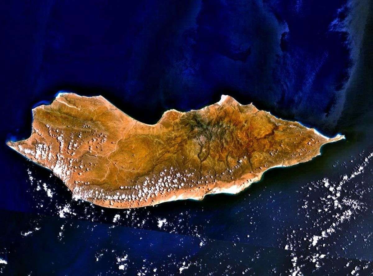 socotra-permata-tersembunyi-di-laut-arab